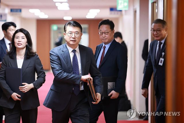 국무회의 배석하는 대통령실 참모진