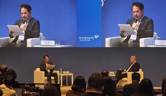 대담하는 르몽드 CEO와 이성철 한국일보 사장