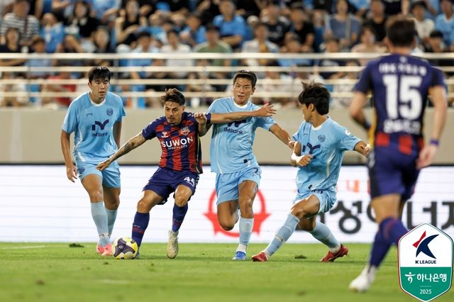 대구와 수원FC의 맞대결 장면.