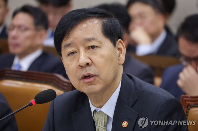 종합 국정감사 출석한 구윤철 부총리