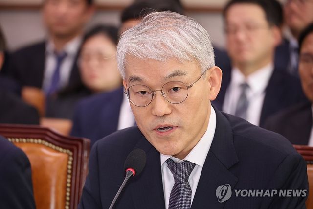 답변하는 천대엽 법원행정처장