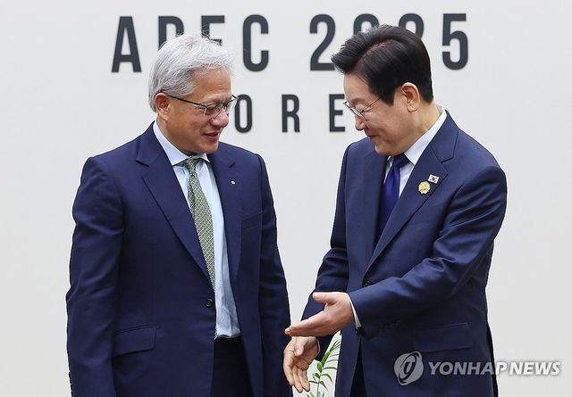 젠슨 황 대표 맞이하는 이재명 대통령