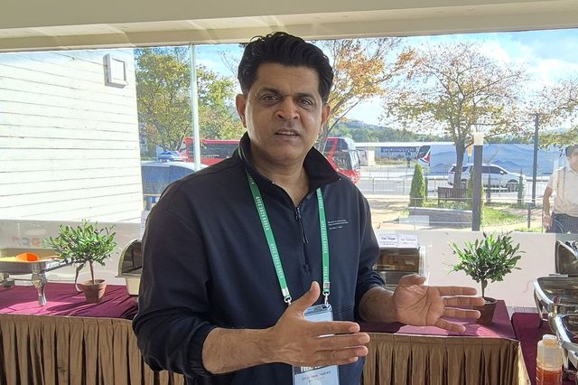 할랄음식점 소개하는 대표