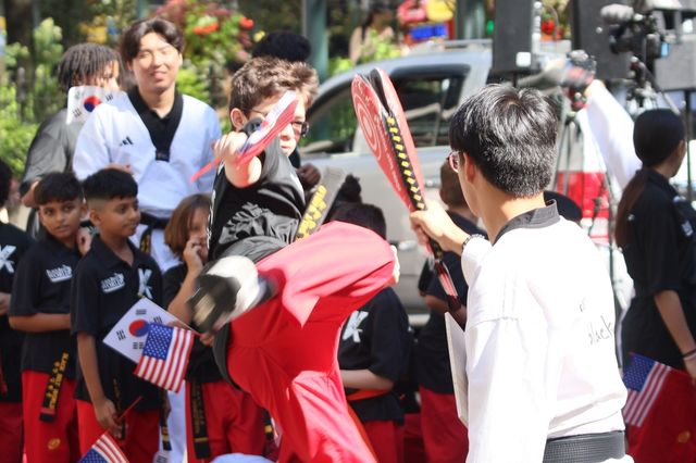 뉴욕 '코리안 퍼레이드' 태권도 시범
