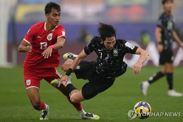 파나마전에서 경합하는 정마호. 