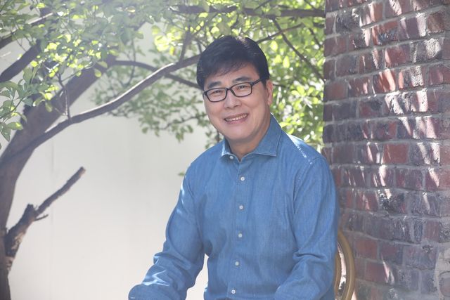 신곡 '나는 당신께 빚진자입니다'라는 낸 가수 김종찬