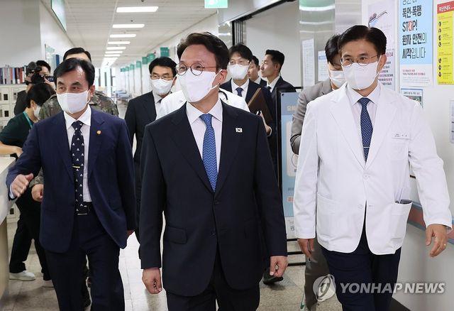 국군수도병원 방문한 김민석 국무총리