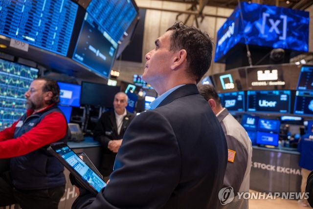 뉴욕증권거래소 내 트레이더들