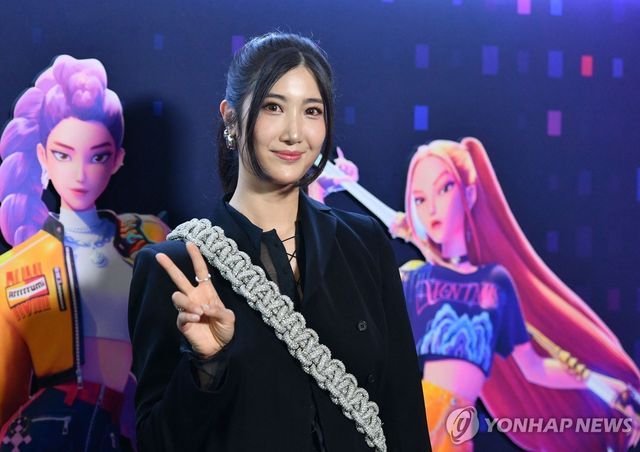 '케데헌' 사운드트랙 가수이자 작곡가인 이재(Ejae)