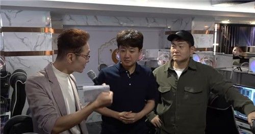 스타크래프트 대회 참석한 개혁신당 이준석 대표와 국민의힘 김재섭 의원