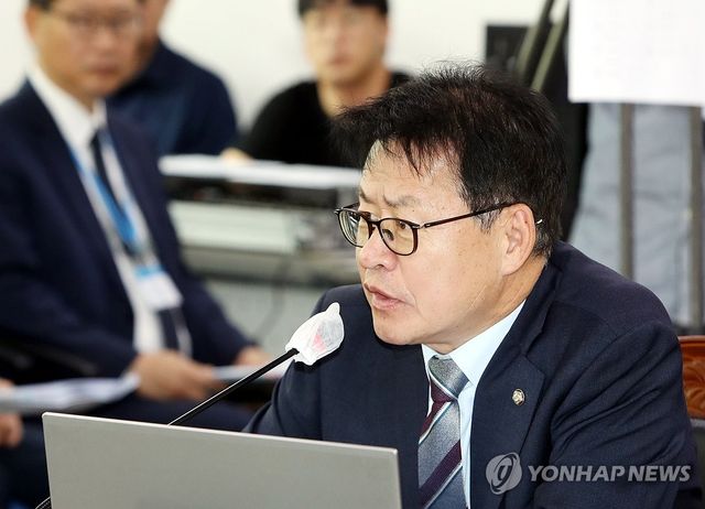 질의하는 임호선 의원