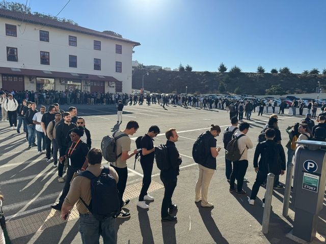 오픈AI 개발자 콘퍼런스에 늘어선 줄