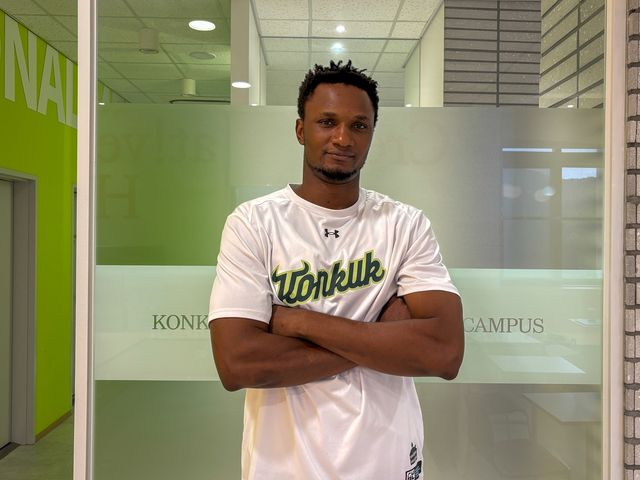 건국대 농구부 선수 프레디 무티바 