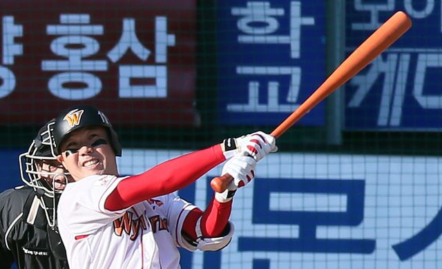 2012년 한국시리즈 3차전에서 삼성 상대로 홈런 치는 박진만