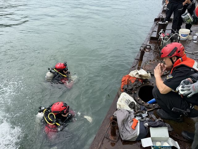 여수해경, 펌프준설선 방수 및 배수 작업