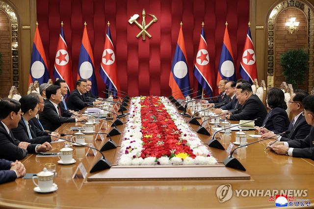 김정은, 통룬 시술릿 라오스 국가주석과 회담