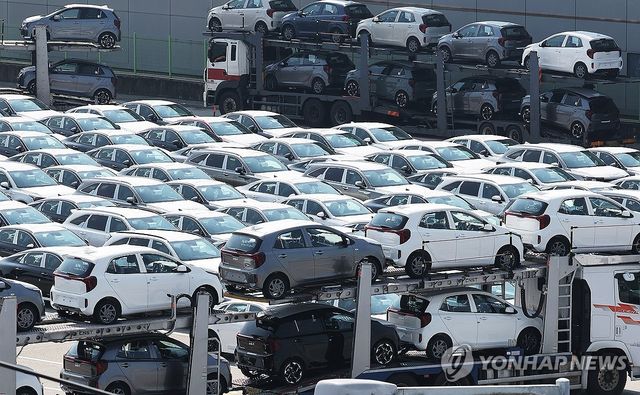수출 대기 중인 자동차
