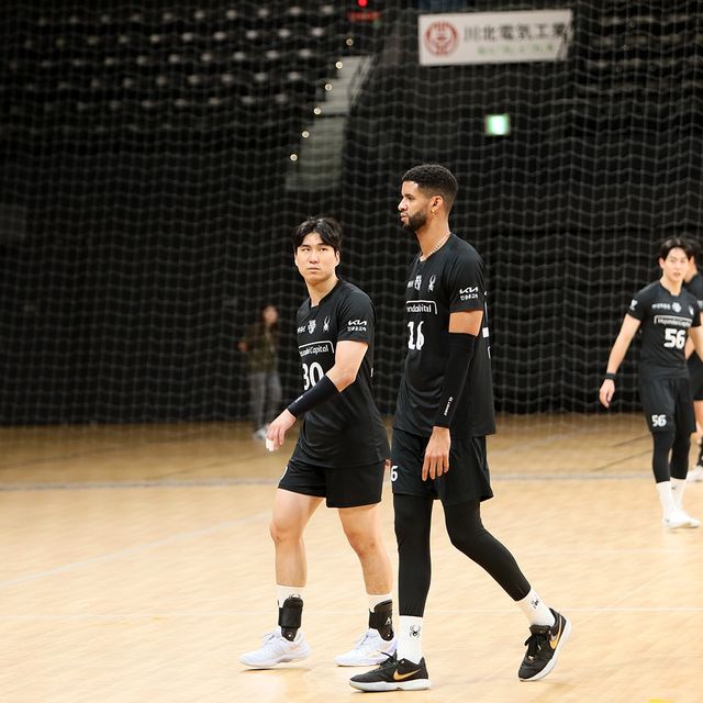 신호진(왼쪽)과 레오