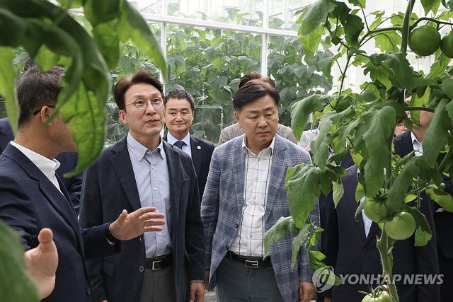김제 스마트팜혁신밸리 찾은 김민석 국무총리