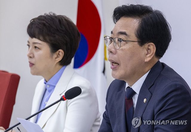 송언석 원내대표, 추석 연휴 앞두고 기자간담회