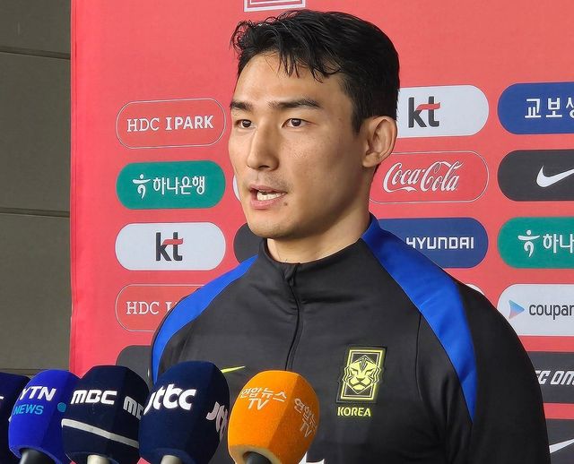 인터뷰하는 조유민