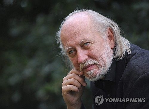 노벨문학상 수상자로 선정된 크러스너호르커이 라슬로