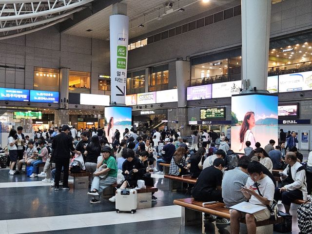 귀경객들로 붐비는 용산역 