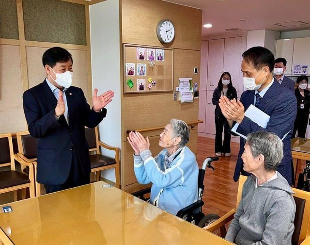 서울요양원을 찾은 구윤철 부총리