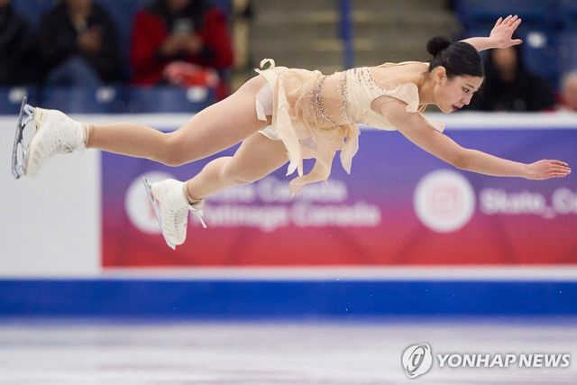 쇼트프로그램 연기에 나선 윤아선