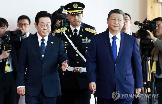 의장대 사열하는 한중 정상