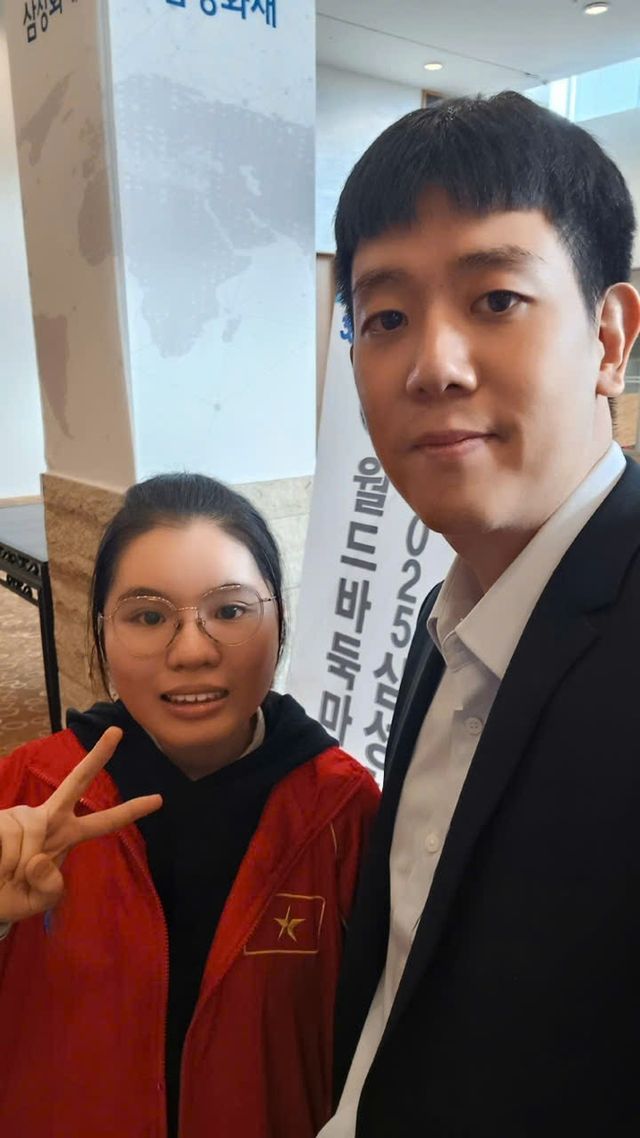 강동윤 9단과 셀카찍은 하꾸윈안