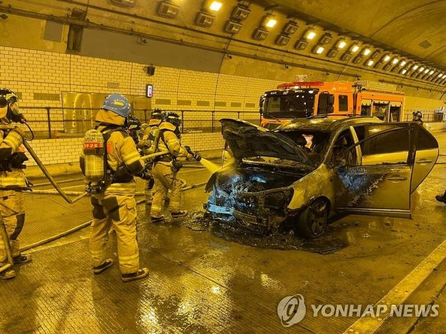울주군 가지산터널서 차량 화재…인명피해 없이 진화
