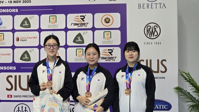 여자 권총 단체전 동메달을 딴 양지인, 김보미, 오예진(왼쪽부터) 
