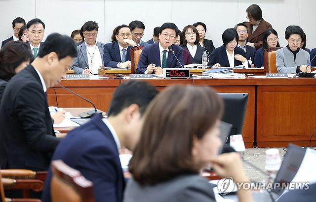 국회 교육위 출석한 최교진 교육부 장관