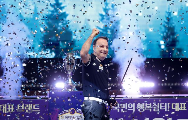 우승을 확정하고 주먹을 불끈 쥔 산체스