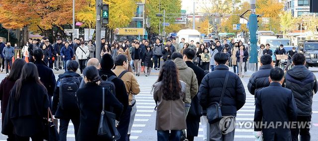 보행자의 날, 출근하는 시민들