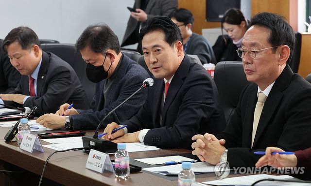 발언하는 장동혁 대표