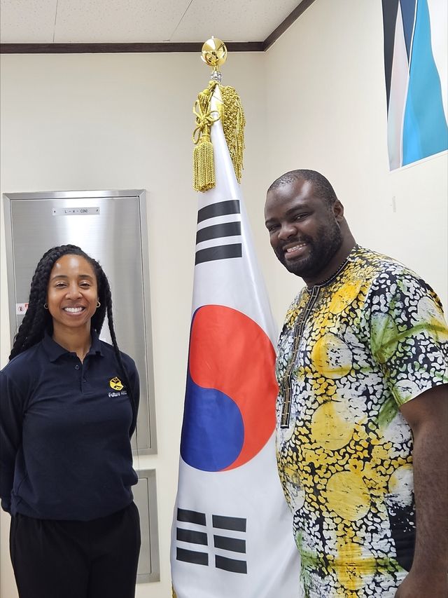 아보예지(오른쪽) 퓨처아프리카 대표와 회사 파트너로서 방한에 동행한 친네레 이냐