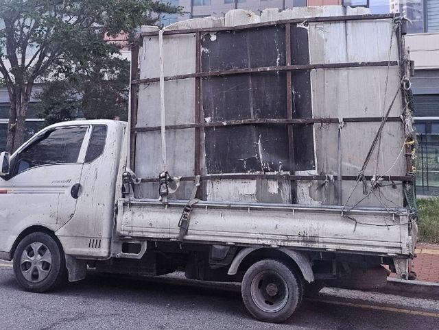 단속에 적발된 불법 개조 화물차 