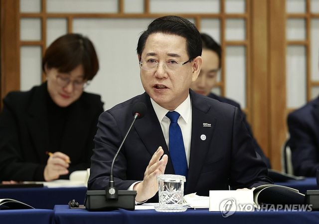 발언하는 김영록 전남도지사