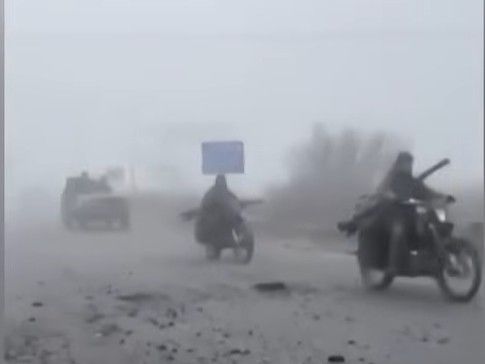 포크로우스크로 진입하는 러시아군