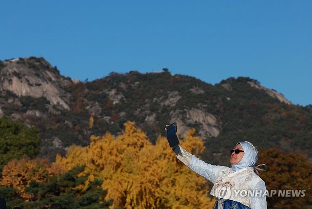 '가을과 겨울 사이에서 즐기는 셀카'
