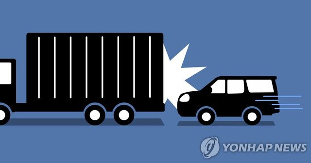 SUV - 대형화물차 추돌사고 (PG)