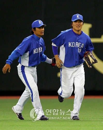 이진영 코치가 '국민 우익수' 별명을 얻은 순간 