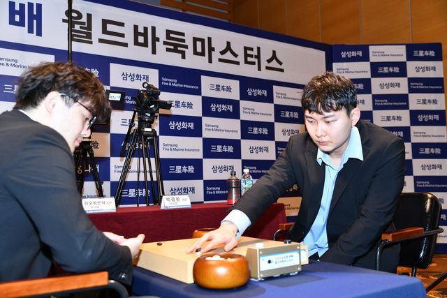 박정환 9단이 삼성화재배 4강에서 랴오위안허 9단에게 패해 탈락했다.