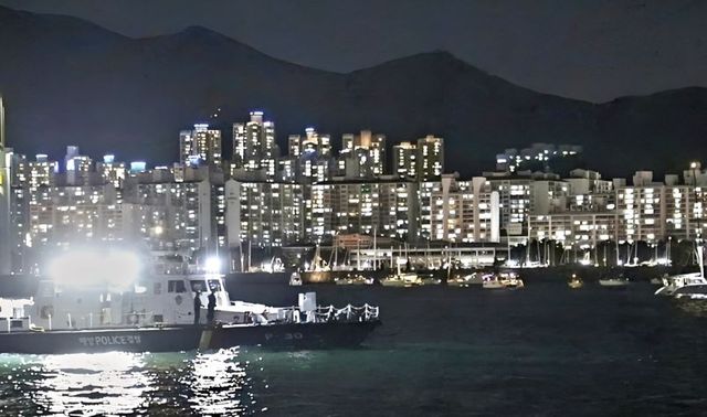 지난해 열린 부산불꽃축제에서 순찰하는 해경