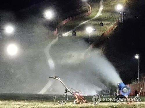 겨울 손님맞이 준비로 분주한 하이원스키장