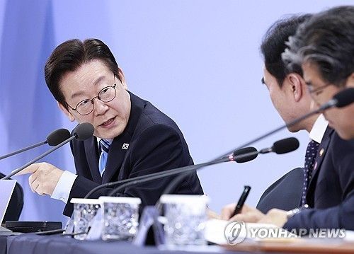 질문하는 이재명 대통령