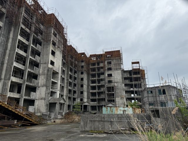 골조공사로 방치된 광진아파트