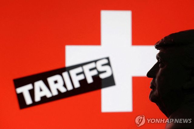 스위스 관세 때린 트럼프(일러스트)